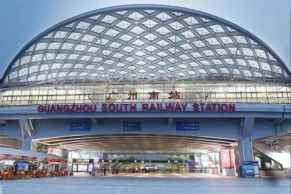 森哥电器登陆四大高铁站，高铁广告强势来袭！